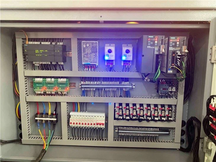 Automatic PET Blow Molding Machine